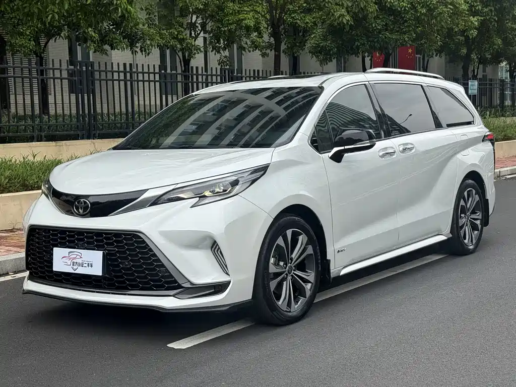 Toyota Granvia 2024