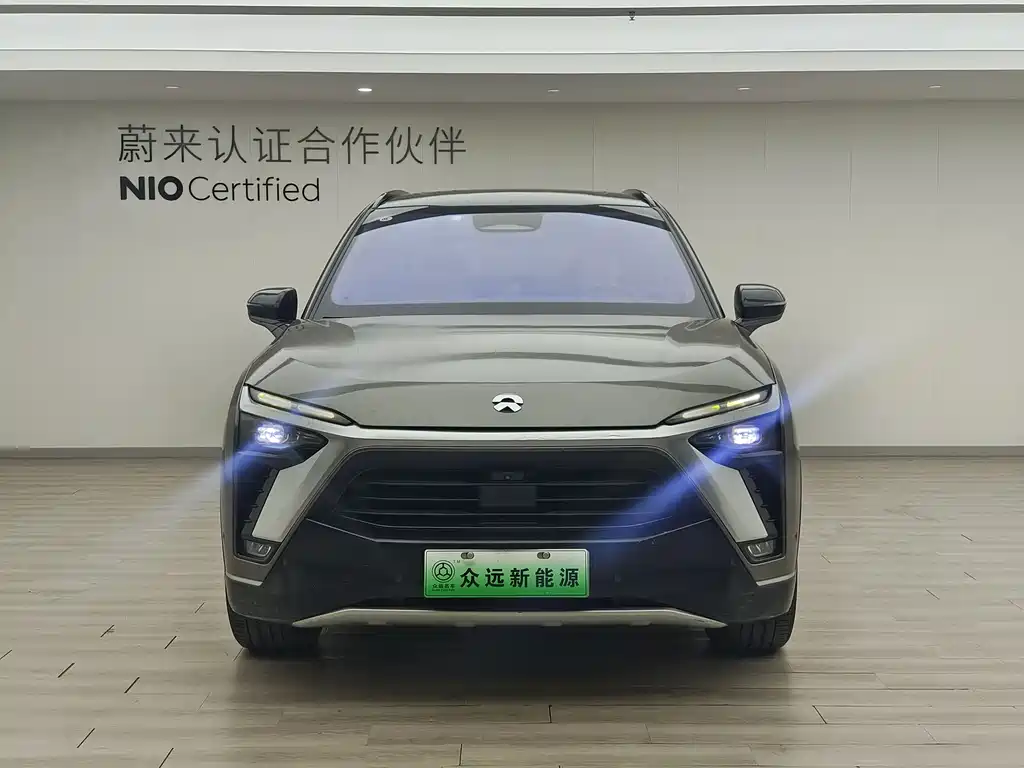 NIO ES8 2021