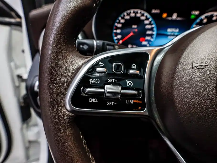 Mercedes-Benz GLC 2020 — фото 15