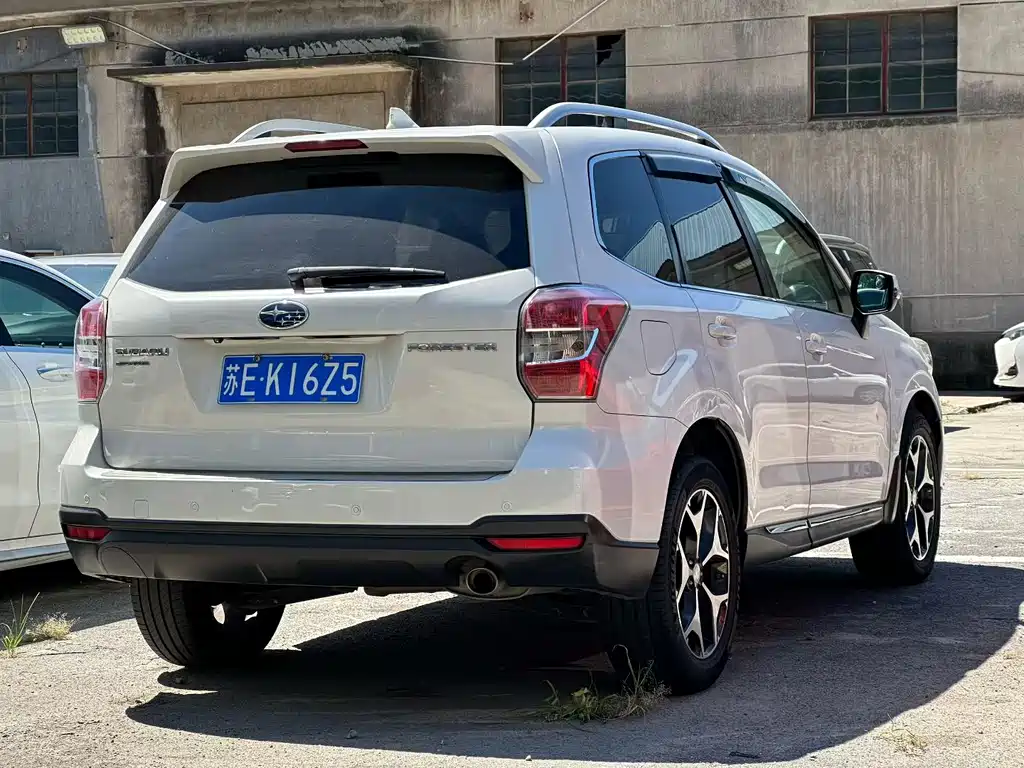 Subaru Forester 2015 — фото 9