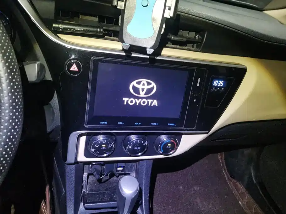 Toyota Corolla 2017 — фото 13