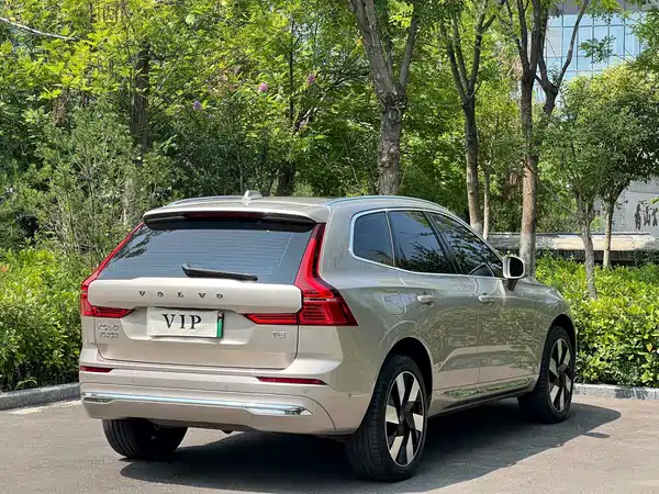 Volvo XC60 Plug-In Hybrid 2025