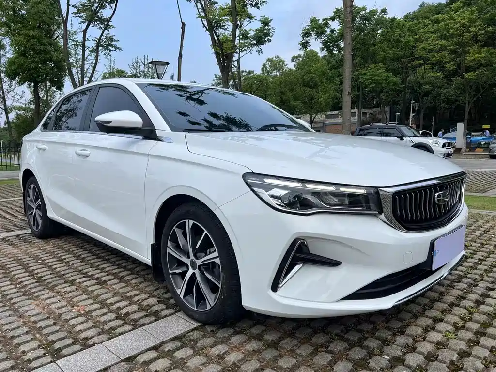 Geely Emgrand 2023