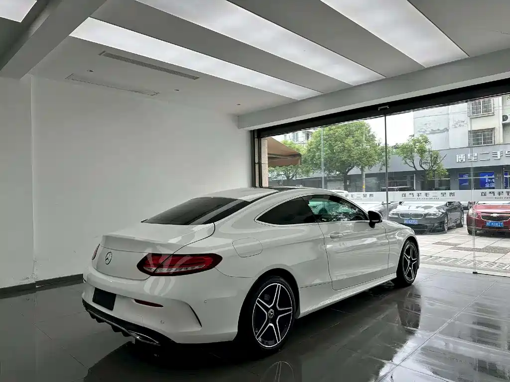 Mercedes-Benz C-Class 2020