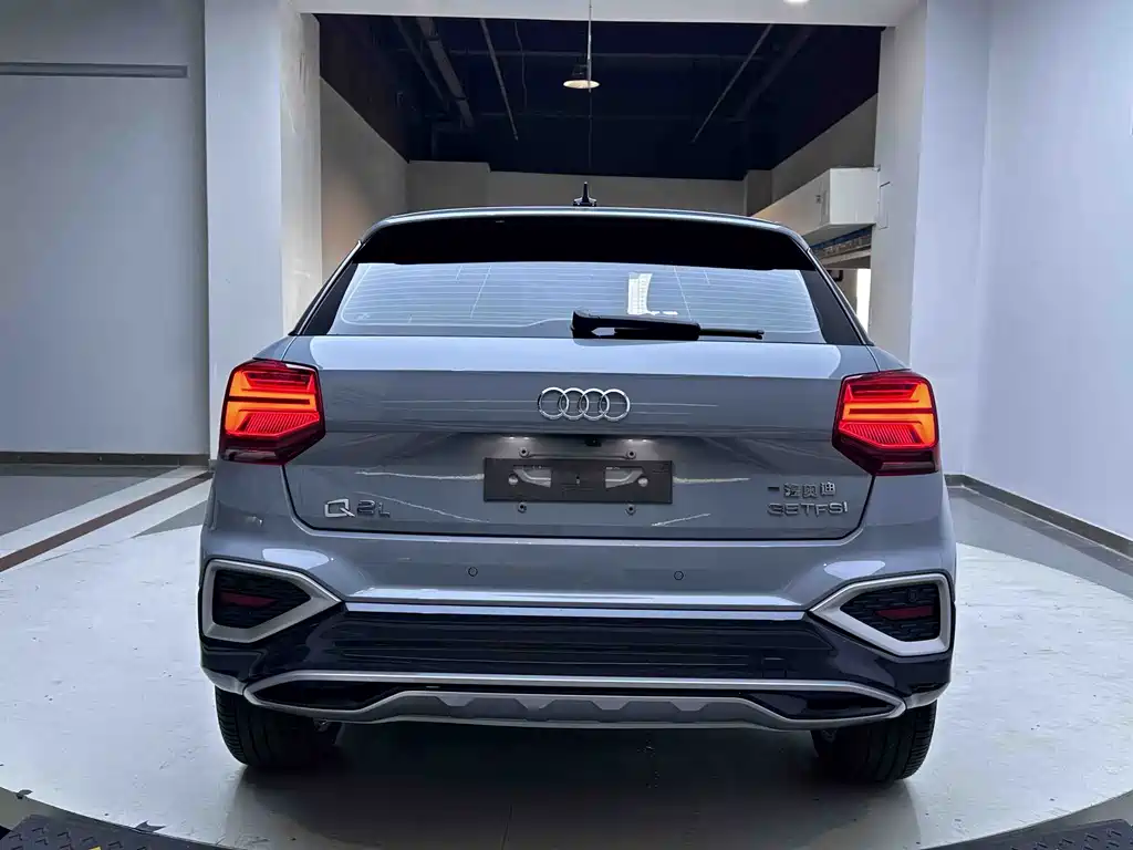 Audi Q2L 2023 — фото 5
