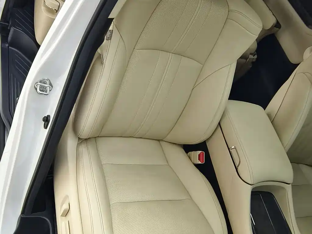 Toyota Alphard 2021 — фото 30