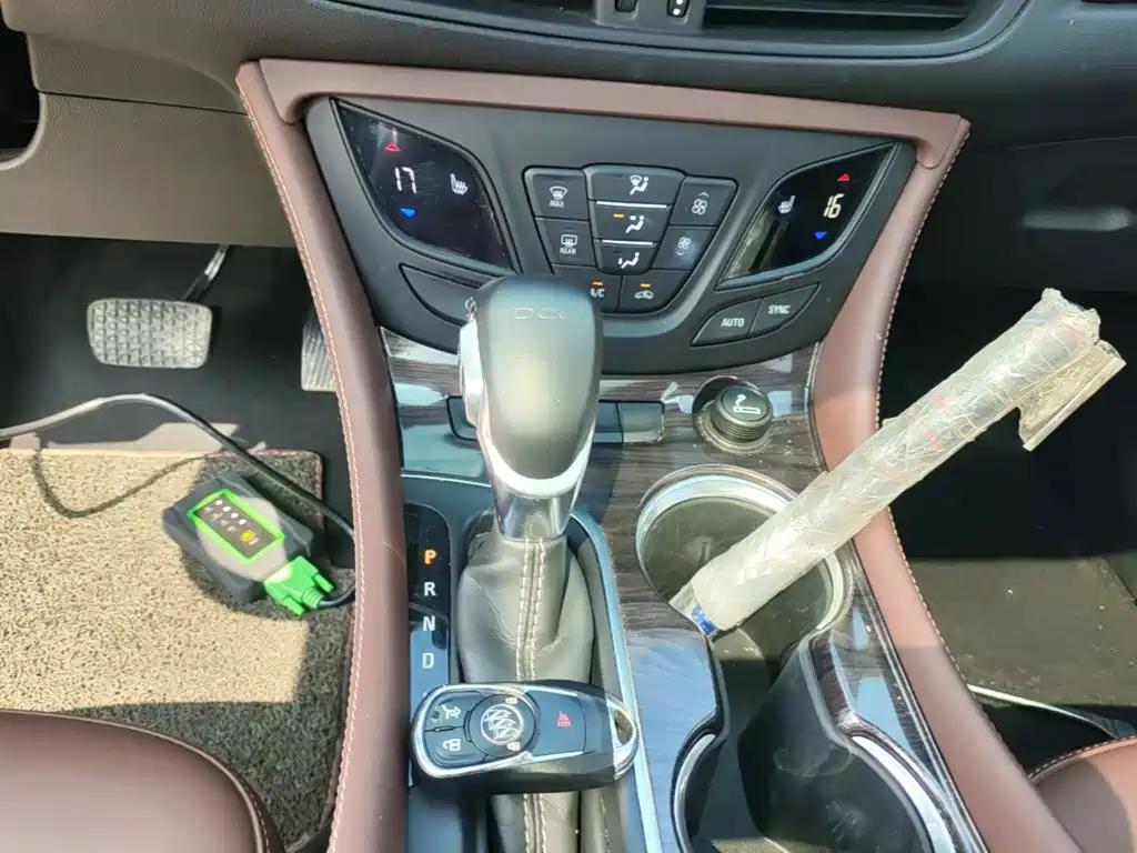 Buick Envision Plus 2017 — фото 14