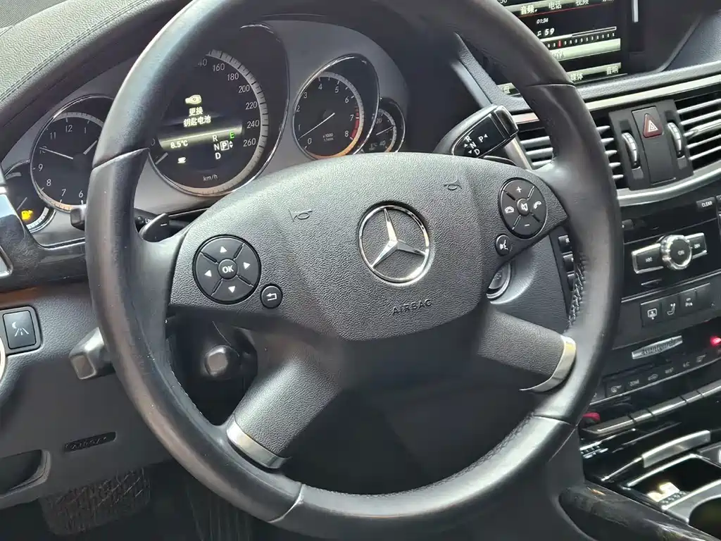 Mercedes-Benz E-Class 2013 — фото 3