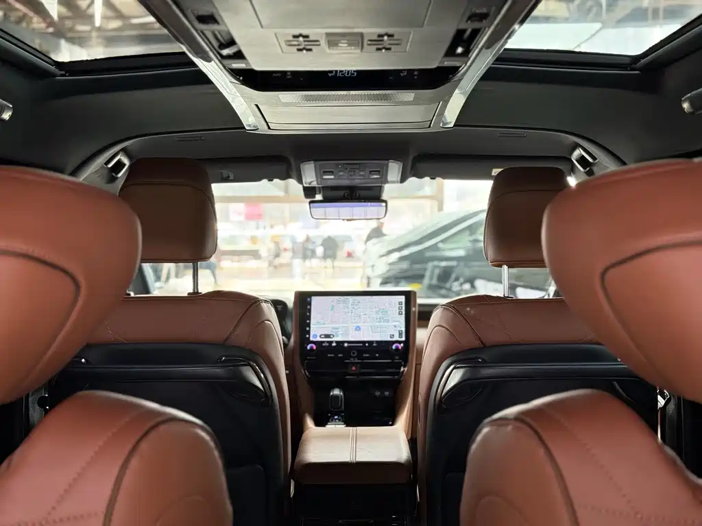 Toyota Alphard 2023 — фото 21
