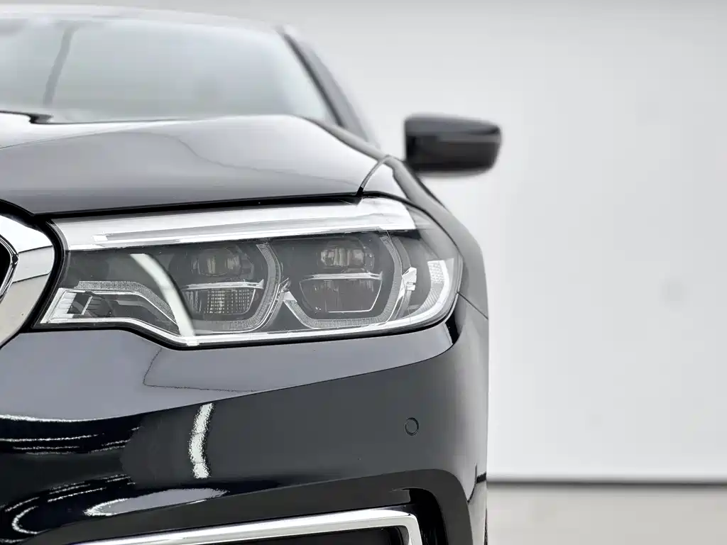 BMW 5 Series New Energy 2019 — фото 16