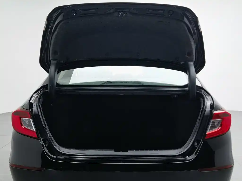 Honda Accord 2020 — фото 16