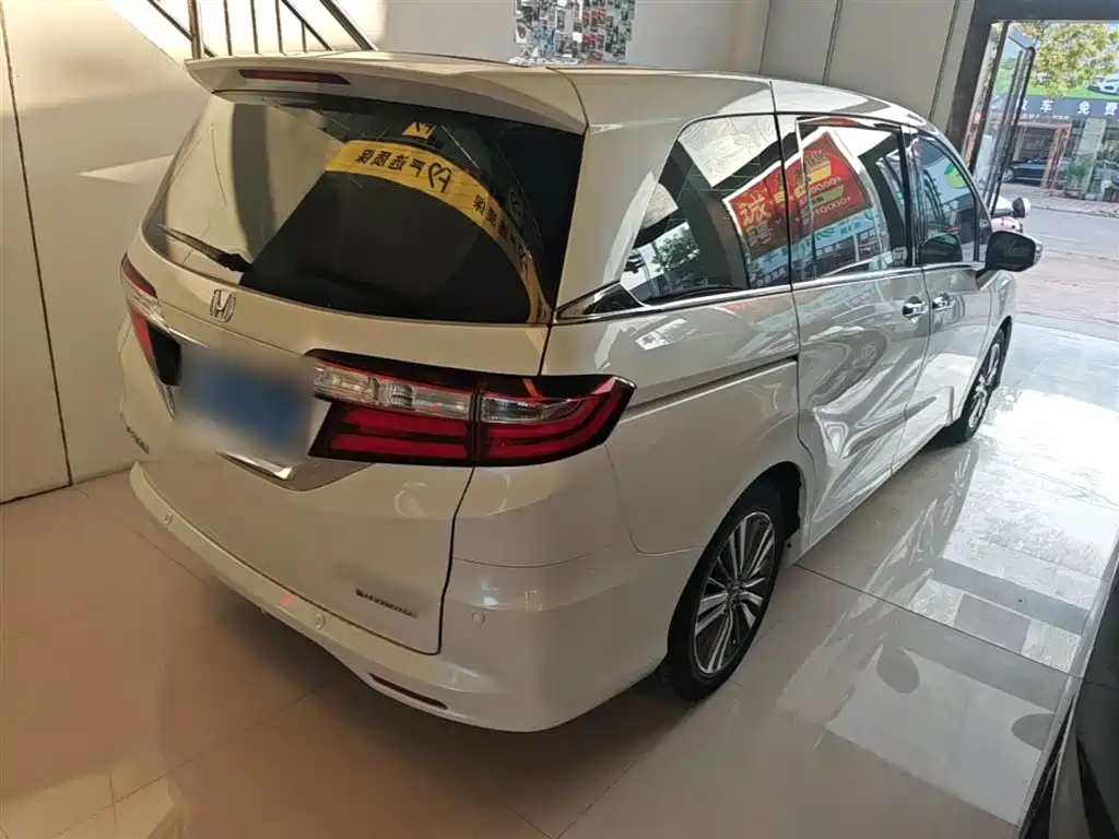Honda Odyssey 2018 — фото 7