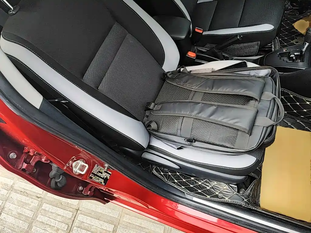 Toyota Yaris L 2020 — фото 25
