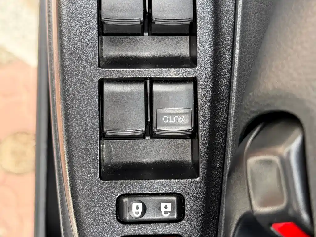 Toyota Yaris L 2022 — фото 13
