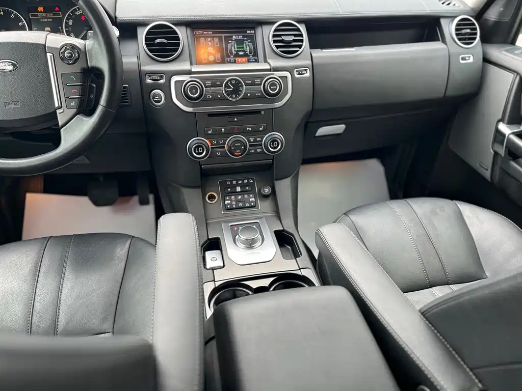 Land Rover Discovery 2016 — фото 21
