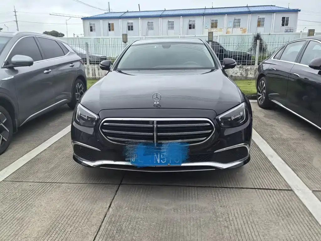 Mercedes-Benz E-Class 2023