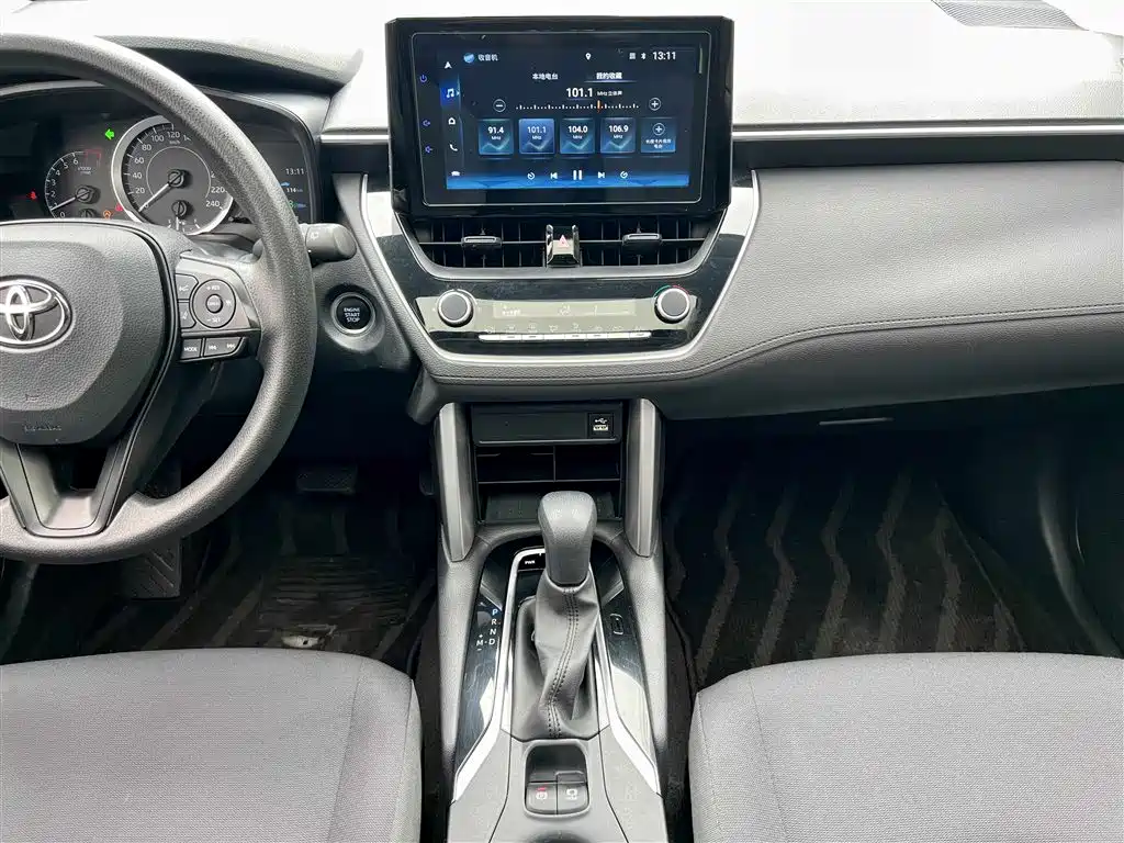 Toyota Corolla Cross 2023 — фото 15
