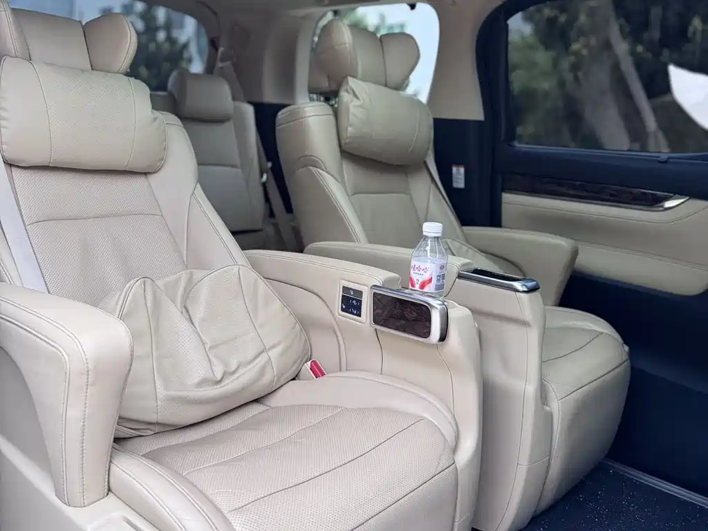 Toyota Alphard 2019 — фото 11
