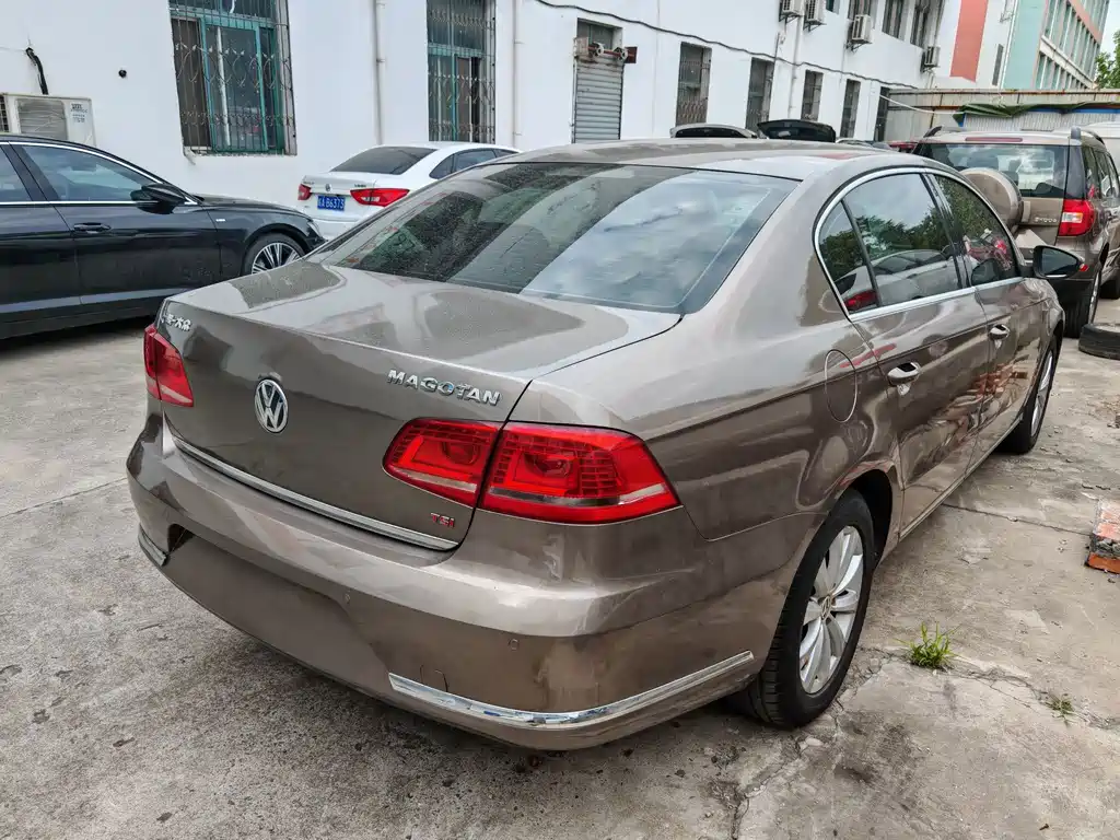 Volkswagen Magotan 2014