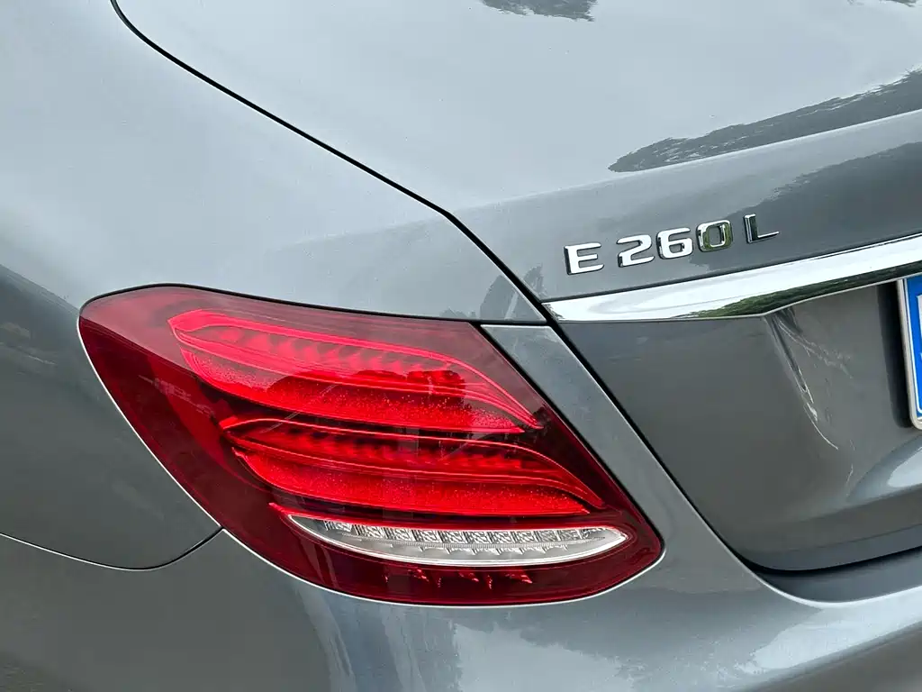 Mercedes-Benz E-Class 2020 — фото 13