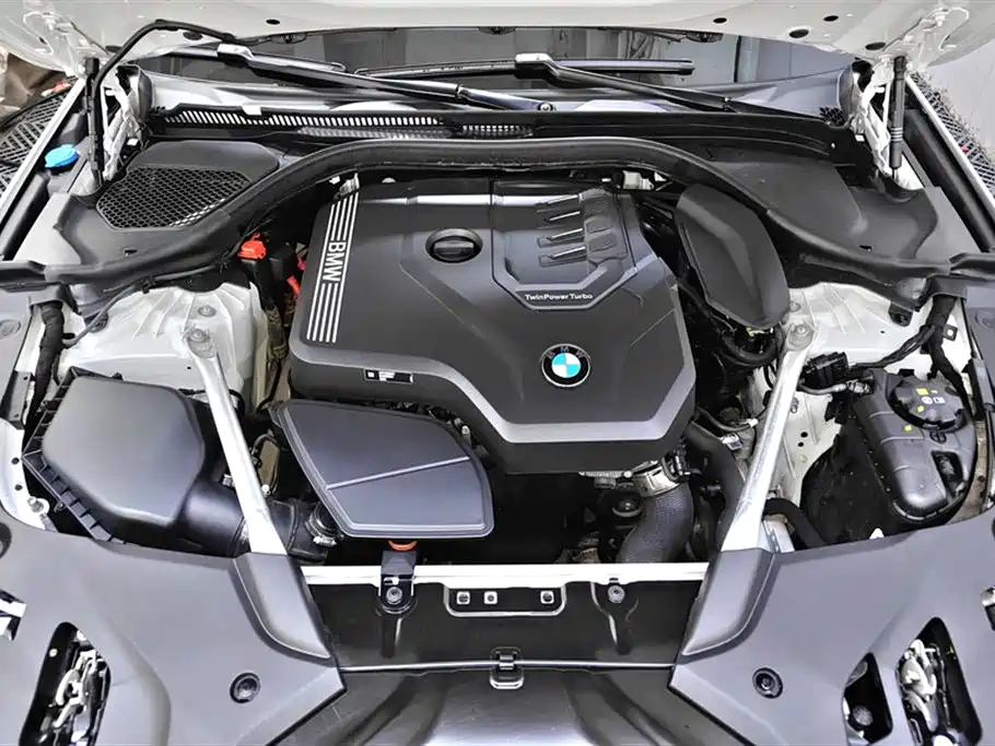 BMW 5 Series 2022 — фото 10