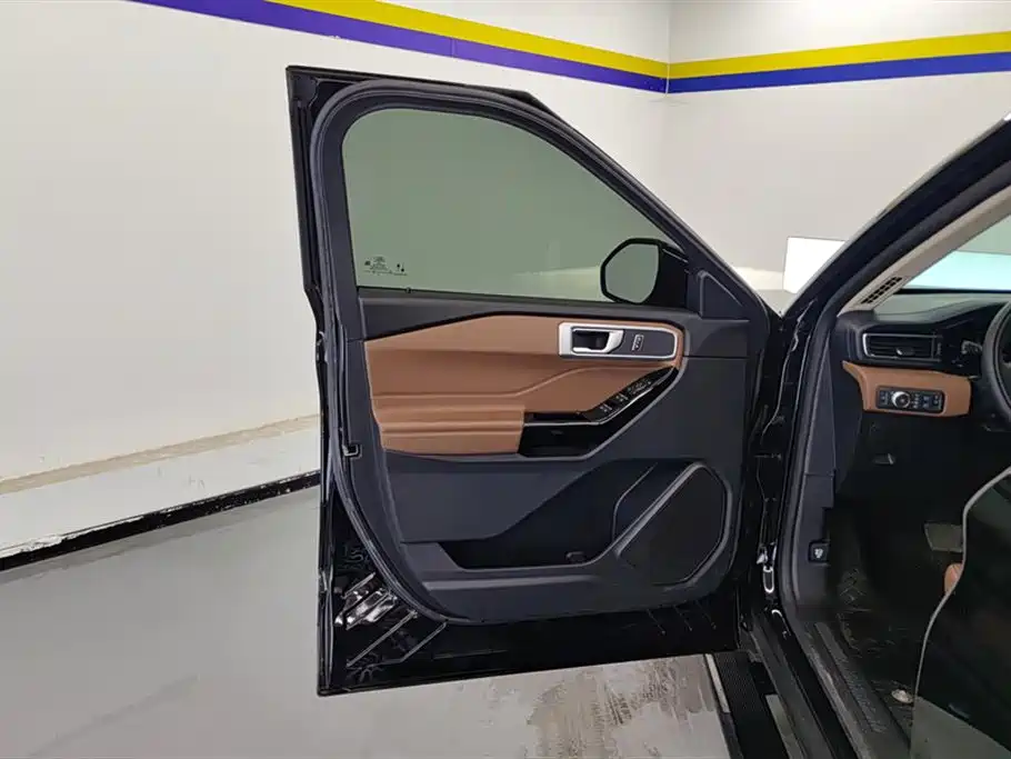 Ford Explorer 2023