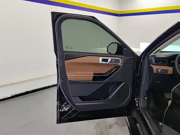 Ford Explorer 2023