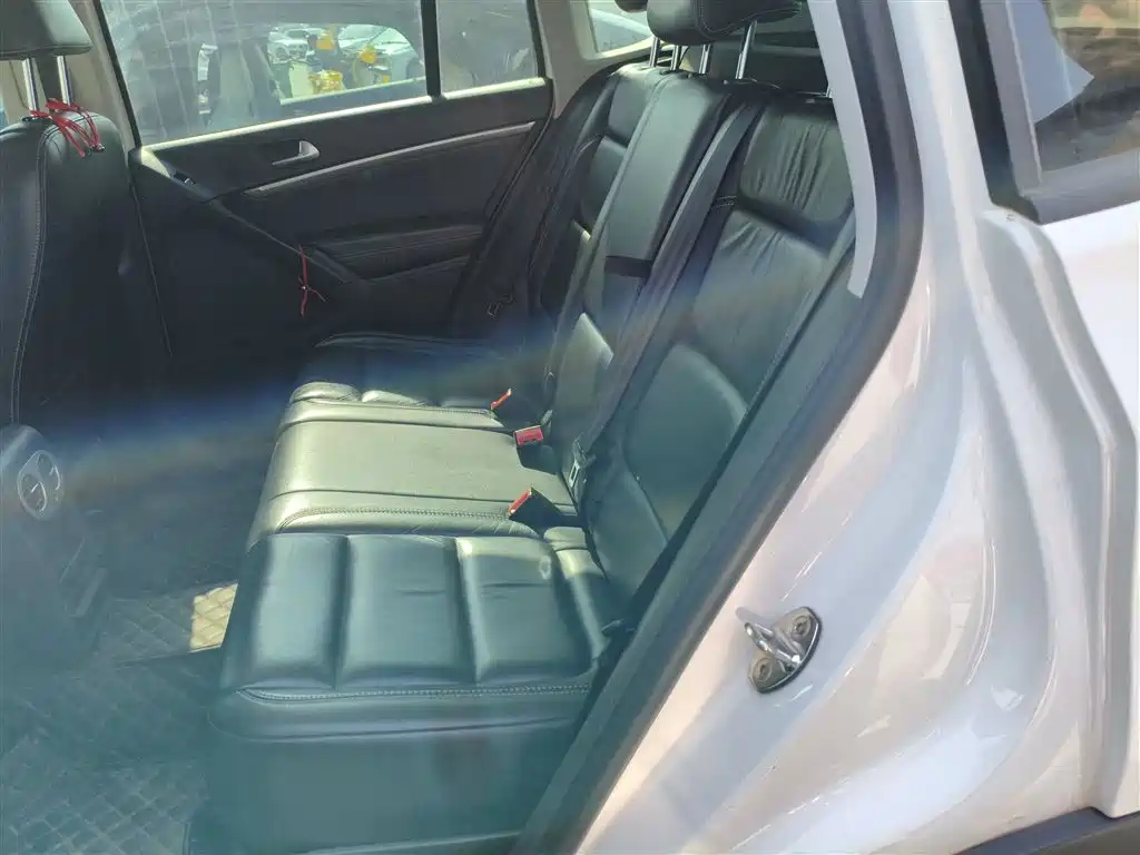 Volkswagen Tiguan 2018 — фото 13