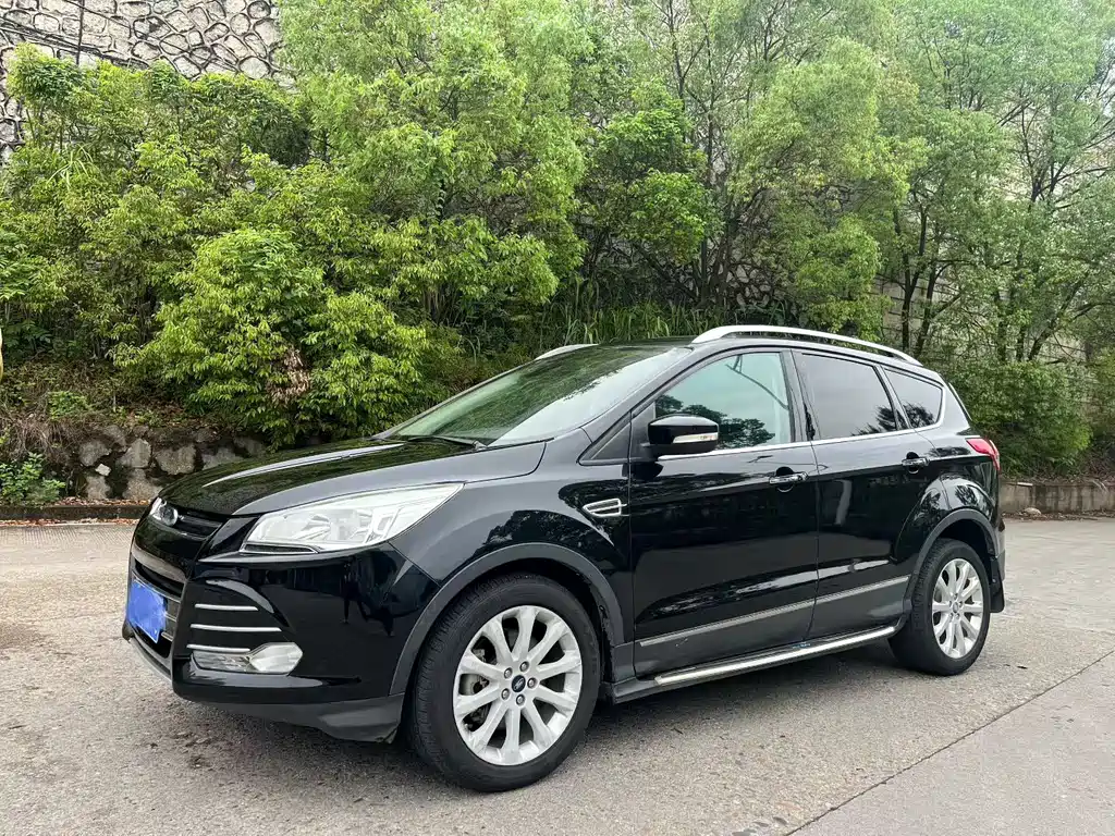 Ford Kuga 2015 — фото 1