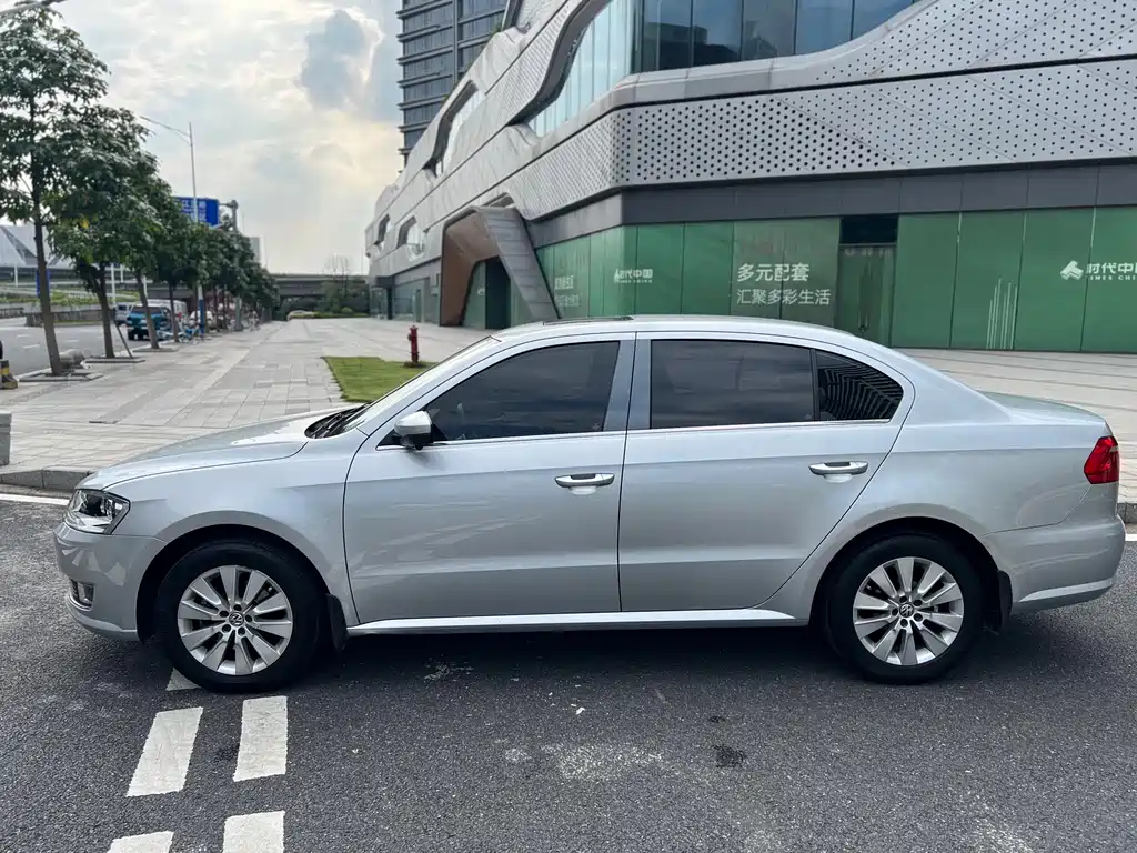 Volkswagen Lavida 2014