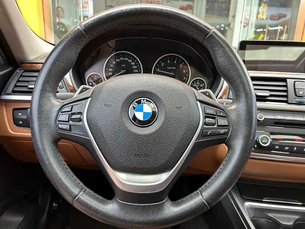 BMW 3 Series 2015 — фото 20