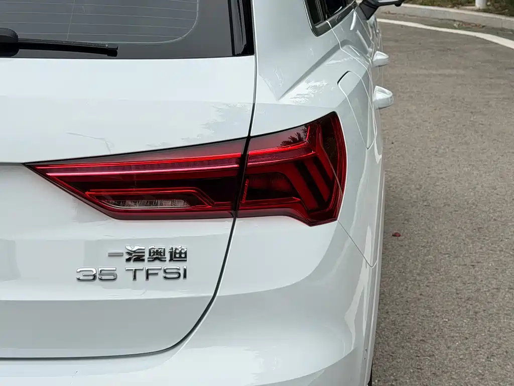 Audi Q3 2022 — фото 12
