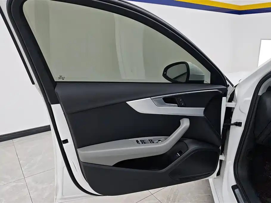 Audi A4L 2018