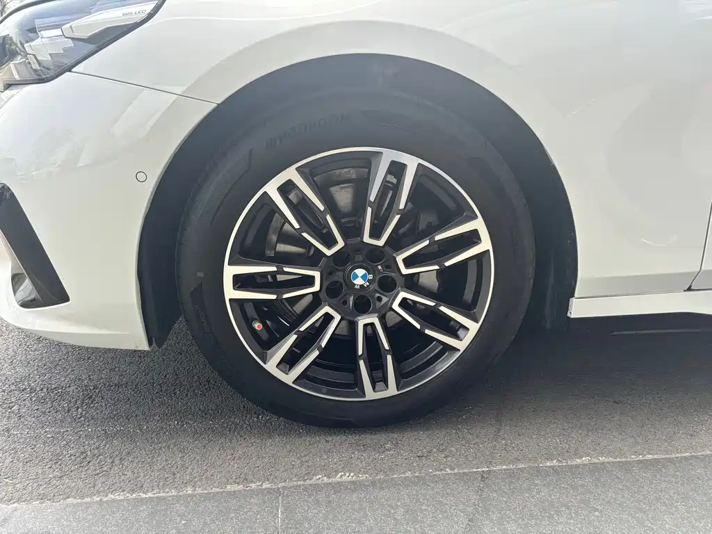 BMW 5 Series 2025