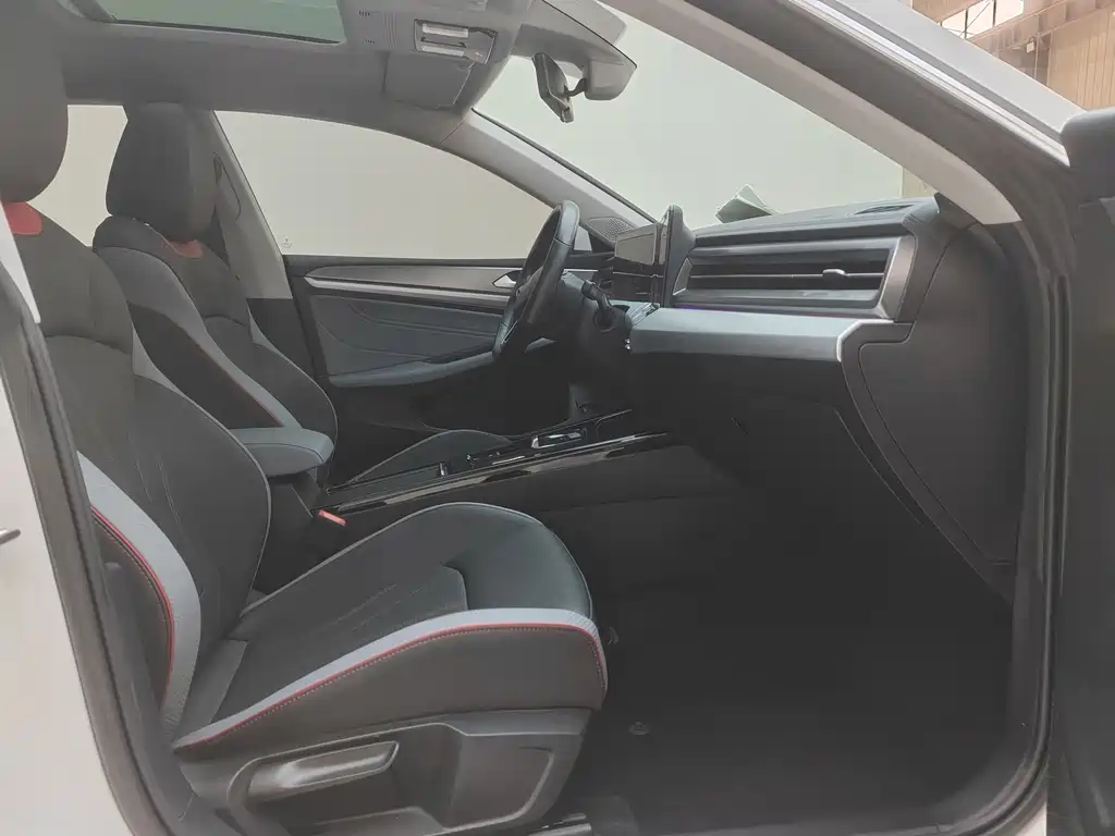 Volkswagen Lamando 2022 — фото 18
