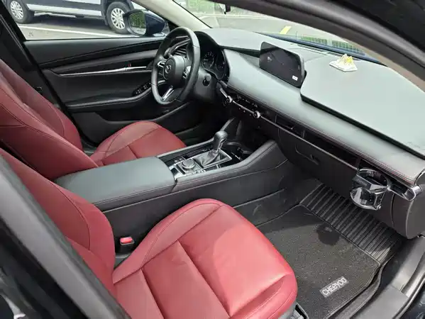 Mazda 3 Axela 2023