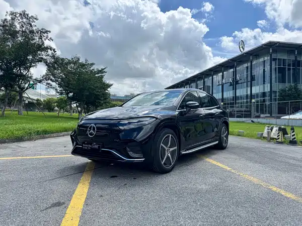 Mercedes-Benz EQS SUV 2026