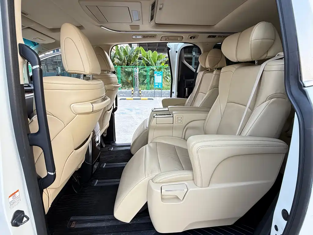 Toyota Alphard 2017 — фото 5