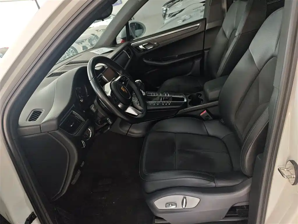 Porsche Macan 2015 — фото 15