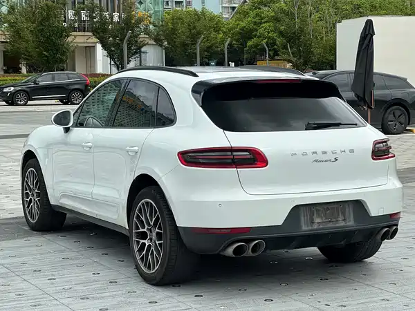 Porsche Macan 2016