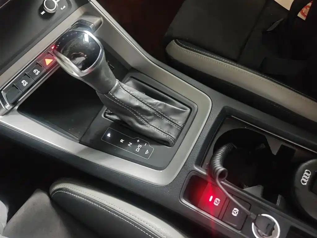 Audi Q3 2020 — фото 14