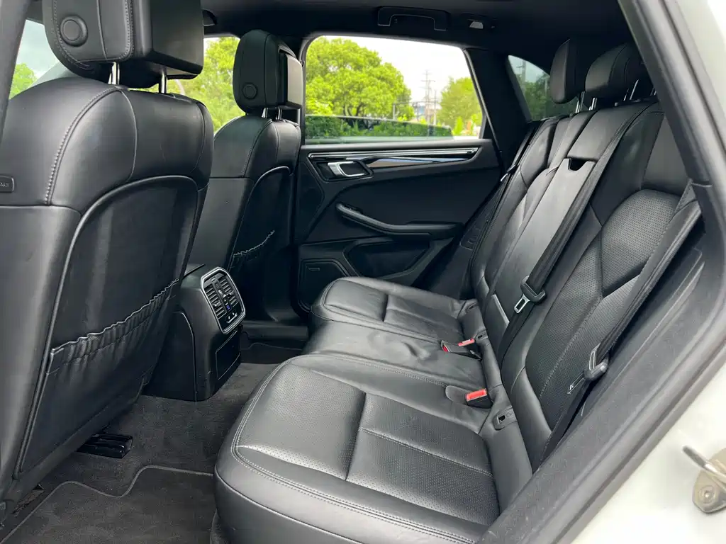 Porsche Macan 2016 — фото 14
