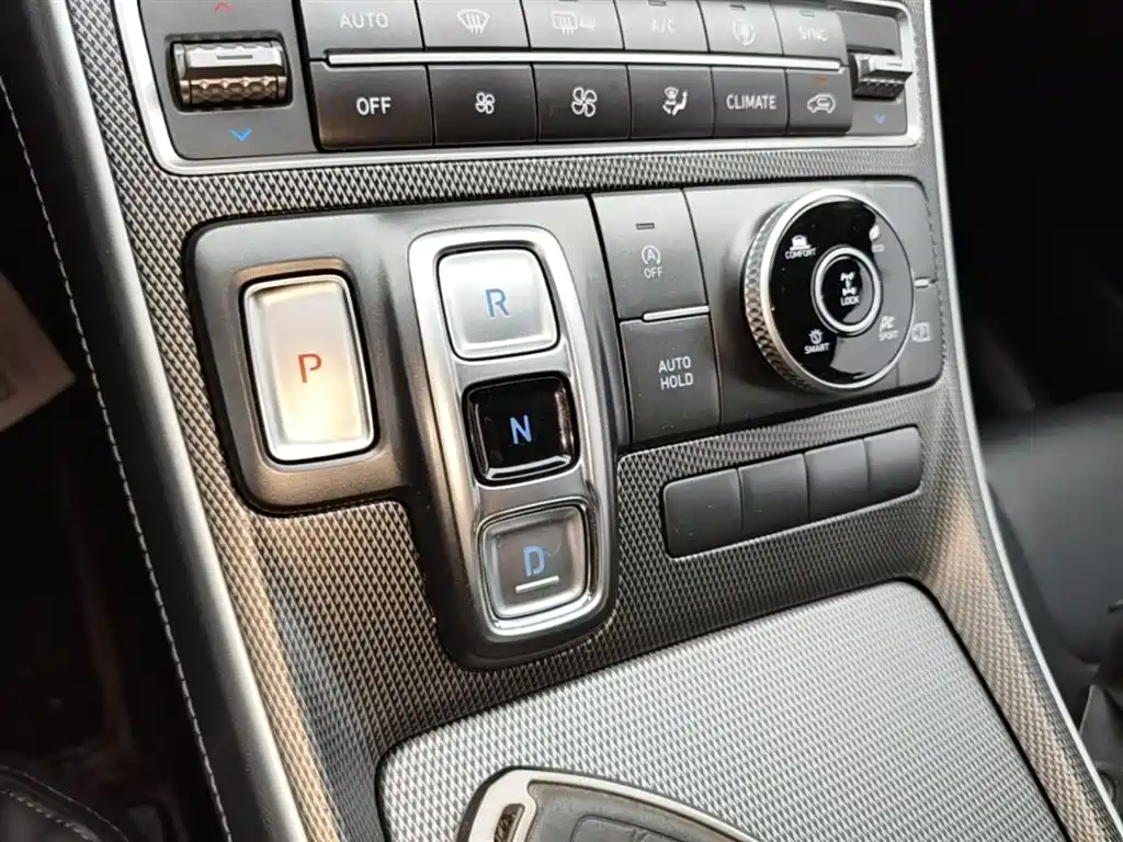Hyundai Santa Fe 2023 — фото 14
