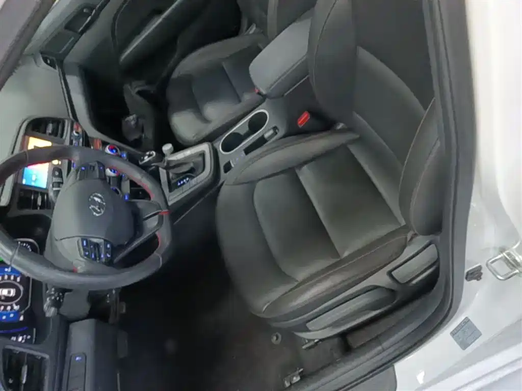 Hyundai Elantra 2019 — фото 15