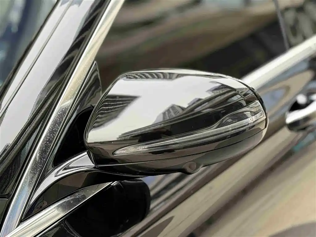 Mercedes-Benz E-Class 2022 — фото 16