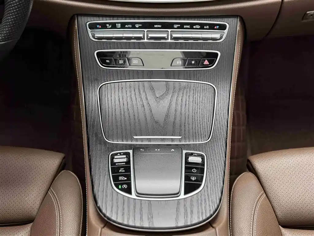 Mercedes-Benz E-Class 2022 — фото 42