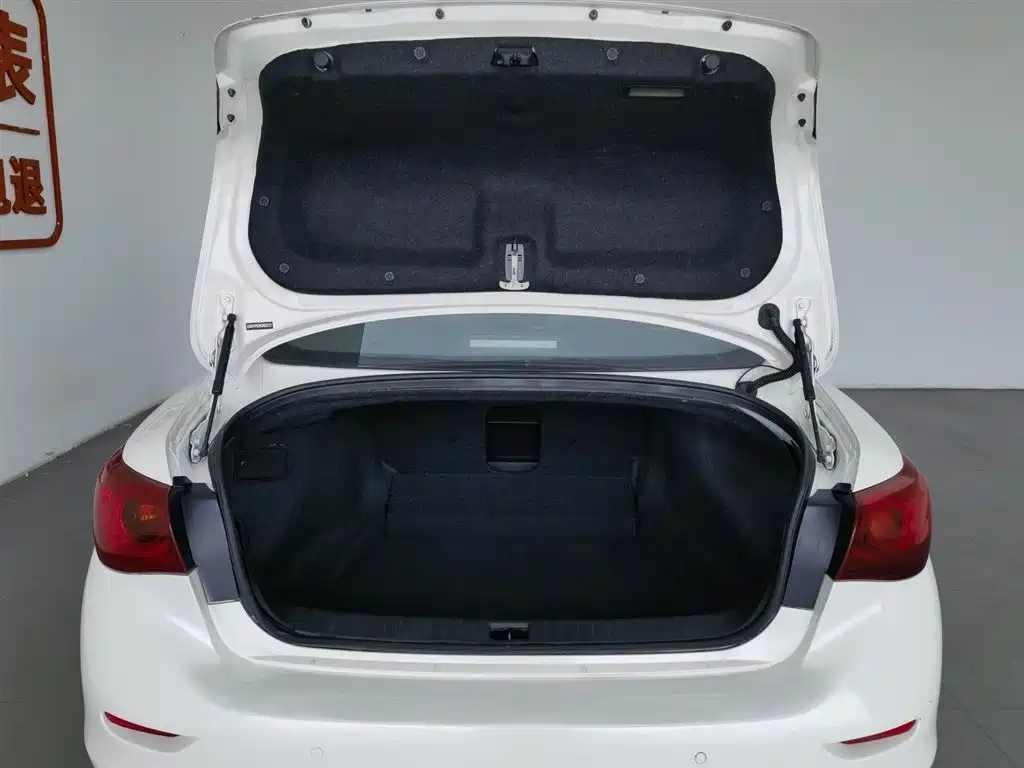 Infiniti Q50L 2016 — фото 16