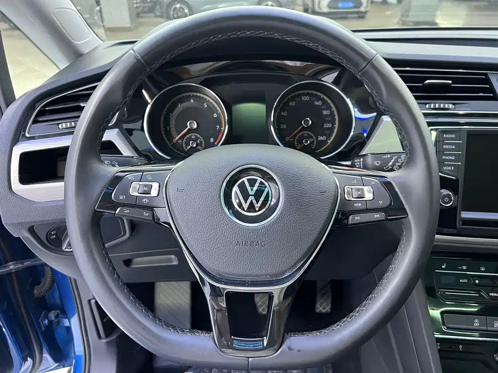 Volkswagen Touran 2021