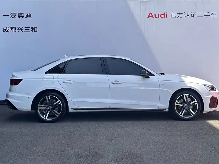 Audi A4L 2023 — фото 3