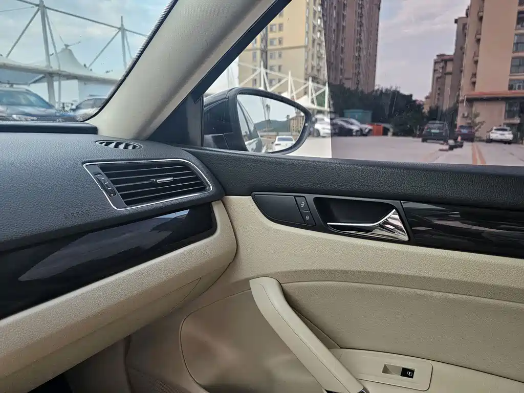 Volkswagen Passat 2015 — фото 15